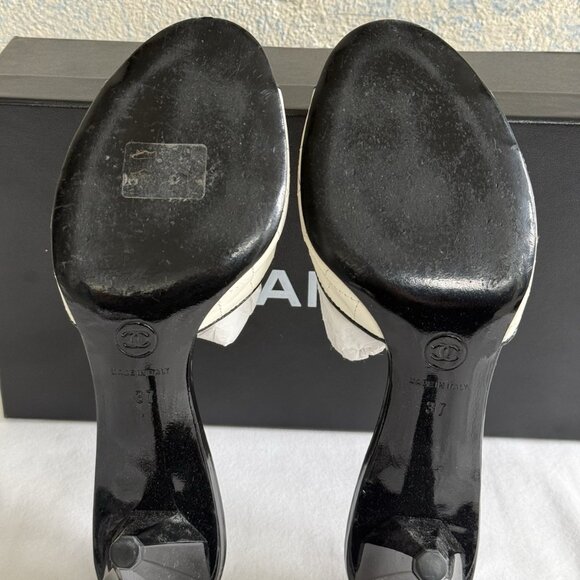 CHANEL 2007 Cruise Camellia Quilted Leather Mules Heels - Picture 8 of 16